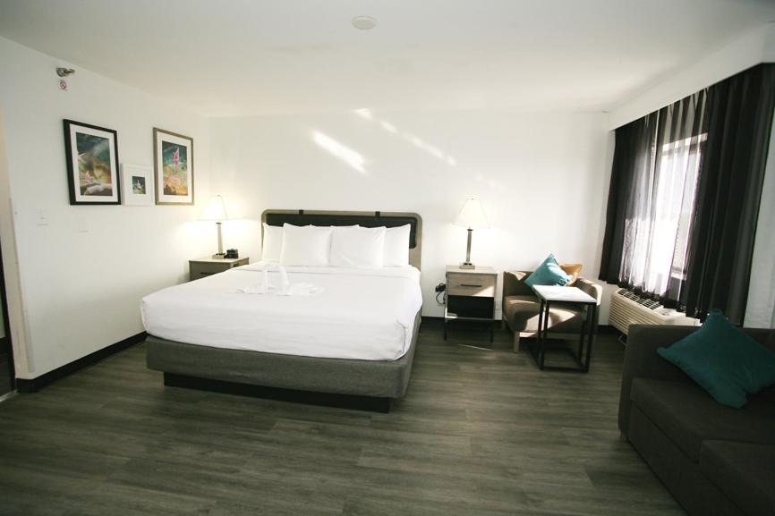 La Quinta By Wyndham Des Moines West Hotel
